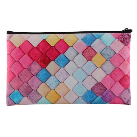 11 Pcs Mermaid Fishtail Makeup Brush Set w/ Bag - Picture 4 of 8